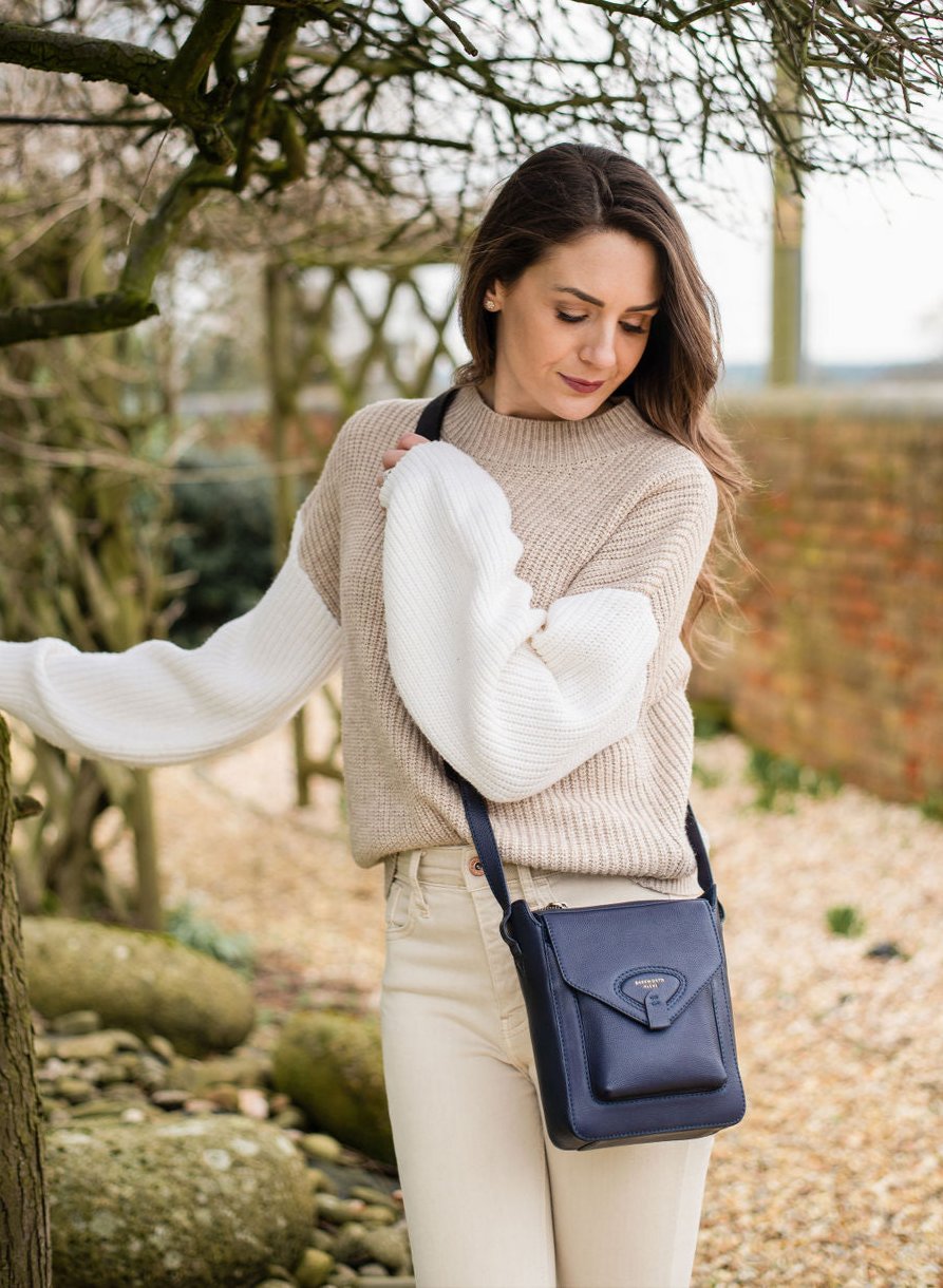 Hackthorn Cross Body in Navy Grain