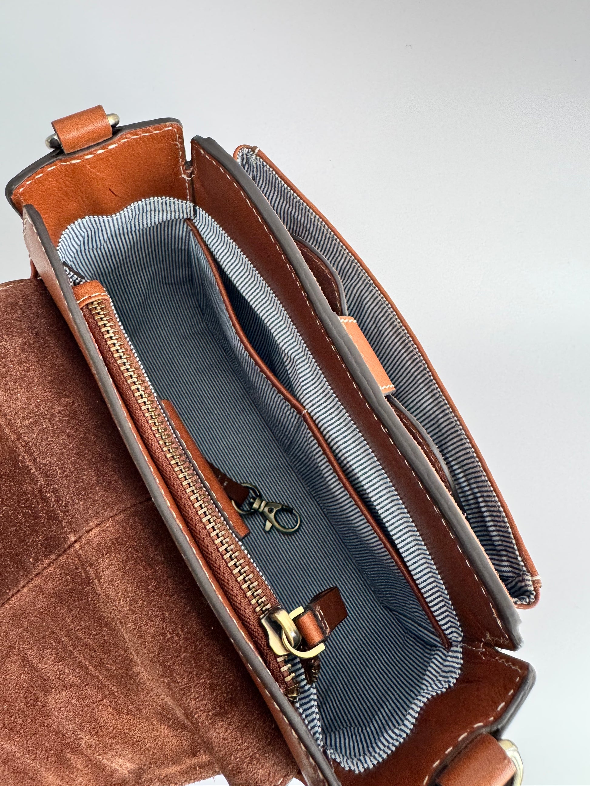 Felperhsam Saddle Bag in Tan Polished Estate Leather