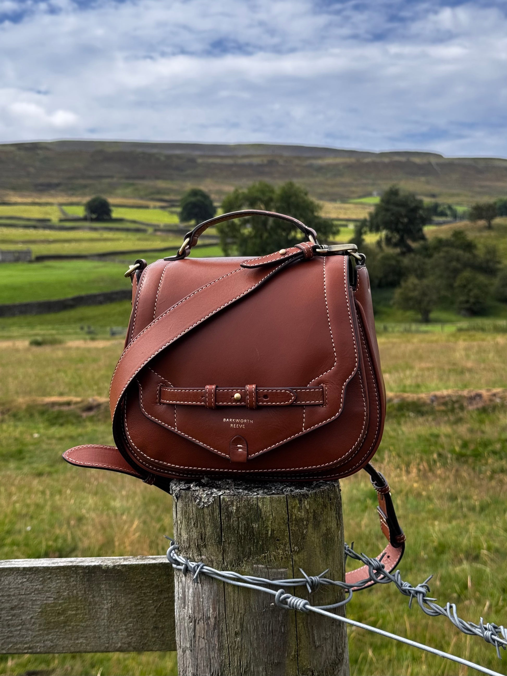 Felperhsam Saddle Bag in Tan Polished Estate Leather