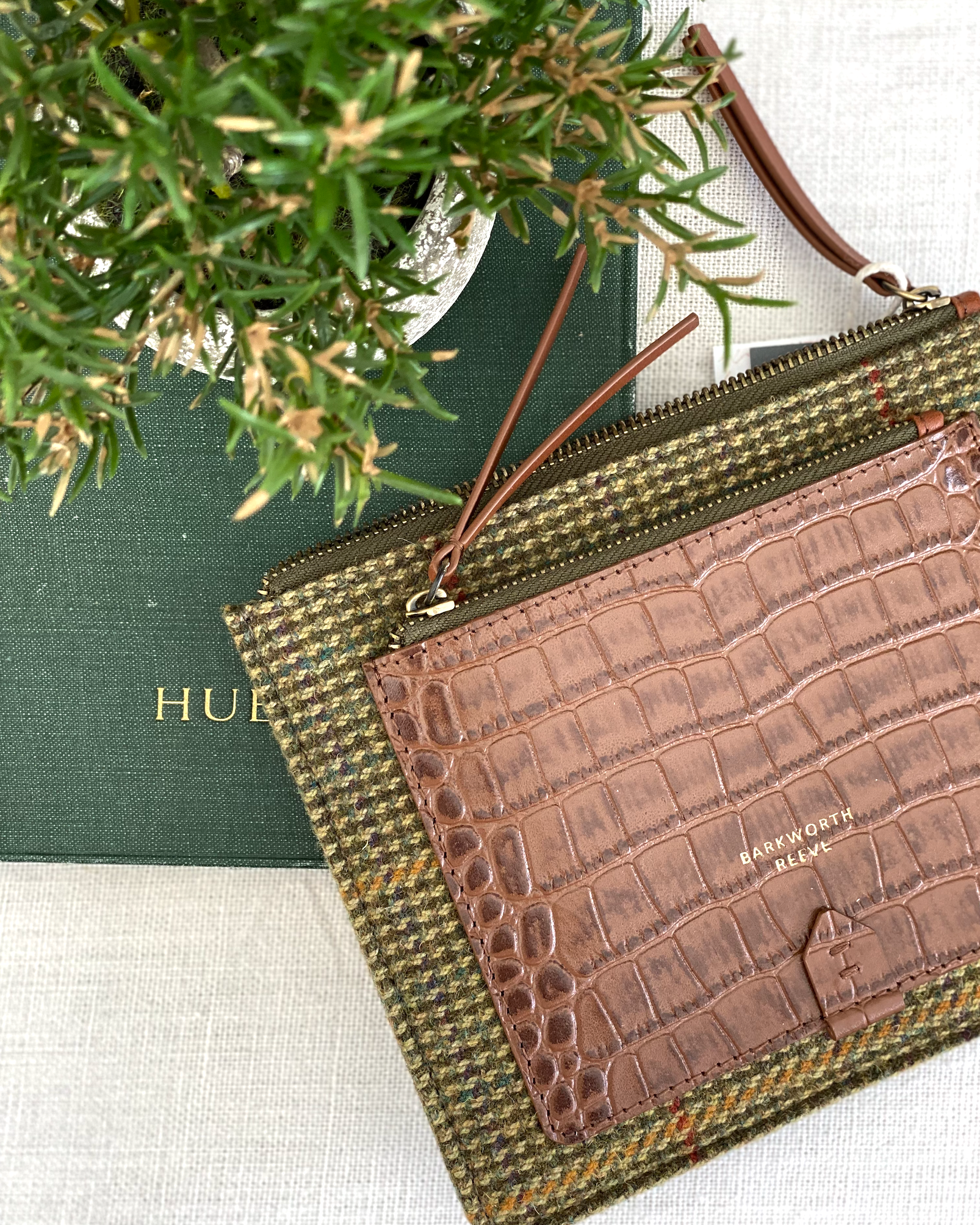 Nettleham Travel Pouch in Field Green Tweed