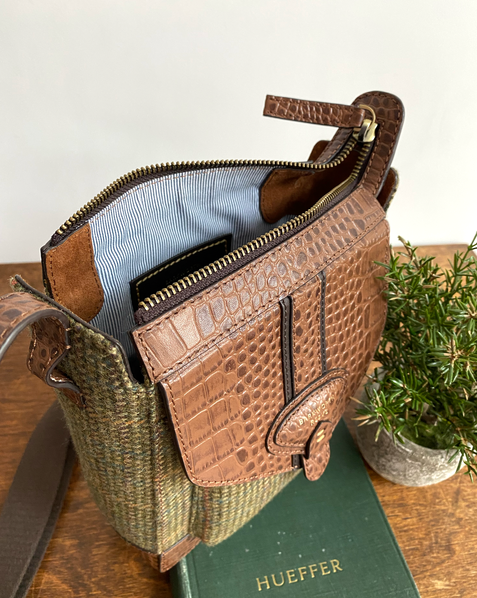 Tweed cross 2025 body bag